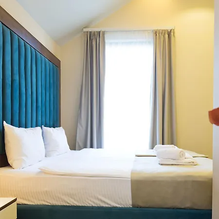 Marquise Garni 4* Belgrade