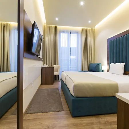 Marquise Garni Hotel 4*