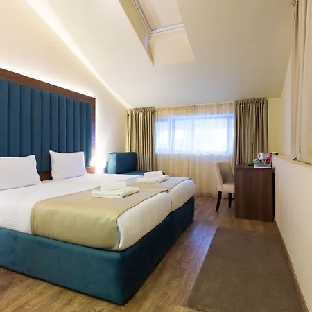 Marquise Garni 4*